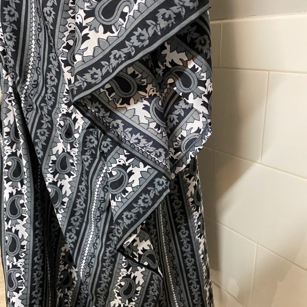 Woman V-Neck Black Geometric Tunic Cover up Blouse - Picture 5 of 9